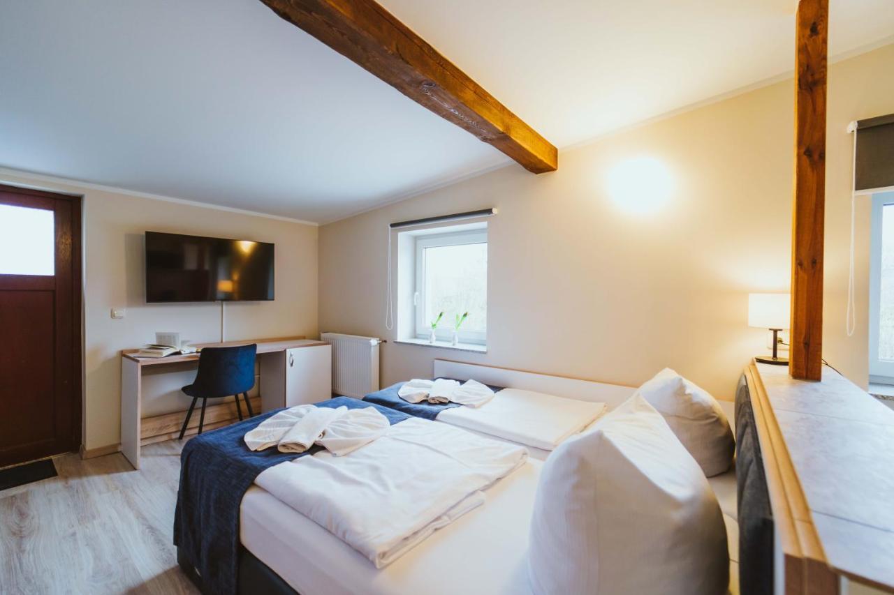 Hotel Und 3*